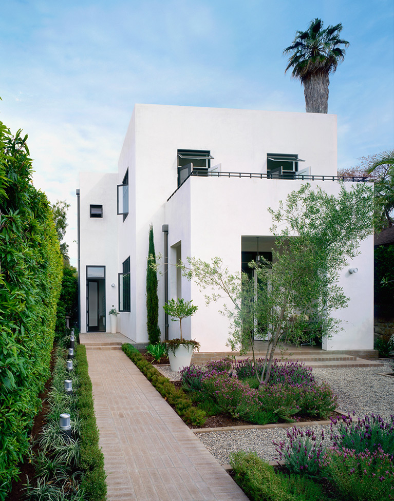 JAMES GAUER architecture + design - JAMES GAUER architecture + design -- James Gauer designs architecture and interiors of exceptional elegance and simplicity in locations as far flung as New York, Santa Barbara, and Vancouver Island. His work has been featured in numerous publications, including Architectural Record, Elle Decor, House & Garden, House Beautiful, Ideat, Interior Design, Metropolitan Home, The New York Observer, The New York Times and Remodelista. It has also been featured in several books, including Brilliant: White in Design, Lofts, Renovate, and The New American Dream: Living Well in Small Homes, of which he is the author. He holds a bachelor’s degree in international affairs from Georgetown University and a master’s degree in architecture from Columbia University. He currently makes his home in Victoria BC.